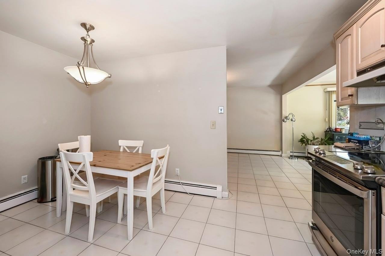 568 Manville Rd Uppr R - Photo 7 of 25