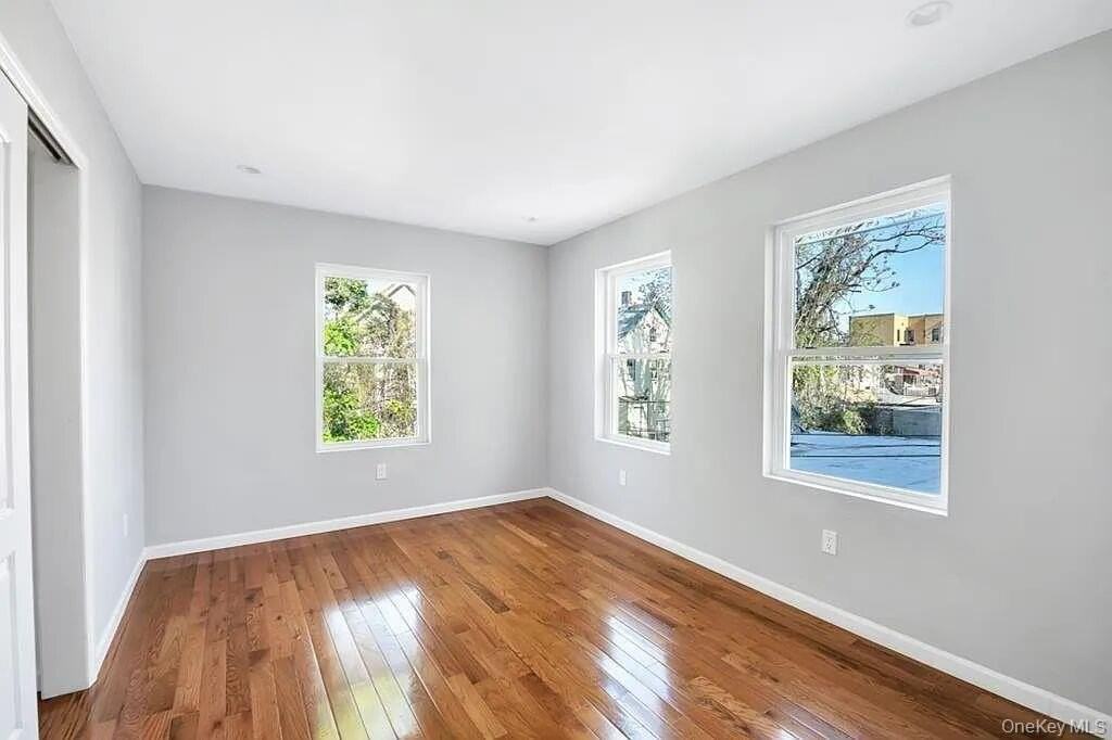 51 Van Siclen Ave - Photo 7 of 9