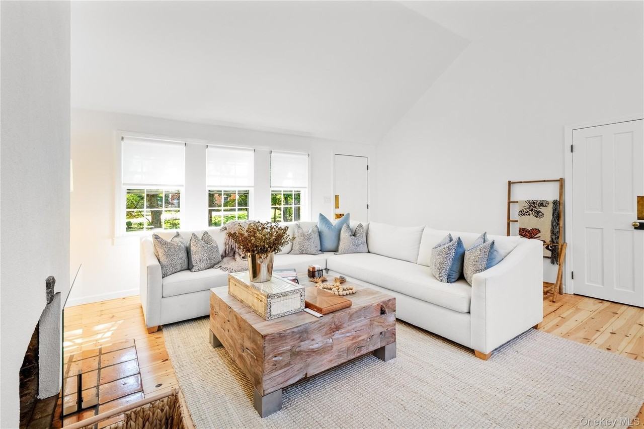 197 Hog Creek Rd - Photo 4 of 17