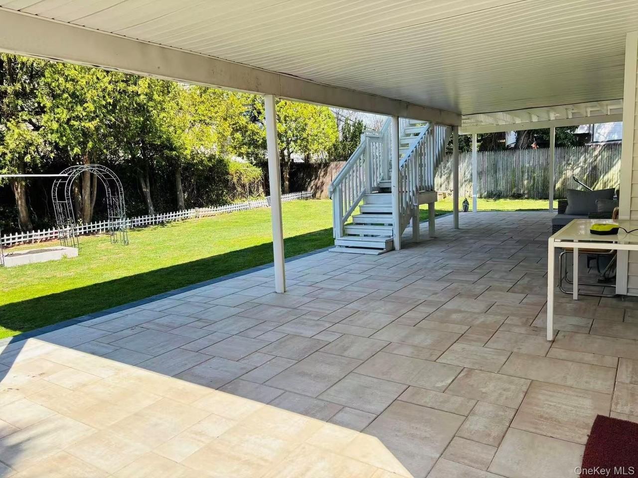 21 Keats Ct - Photo 3 of 12