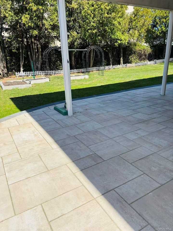 21 Keats Ct - Photo 6 of 12