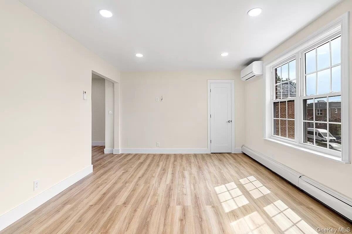 2044 23rd St Unit 2 - Photo 2 of 11