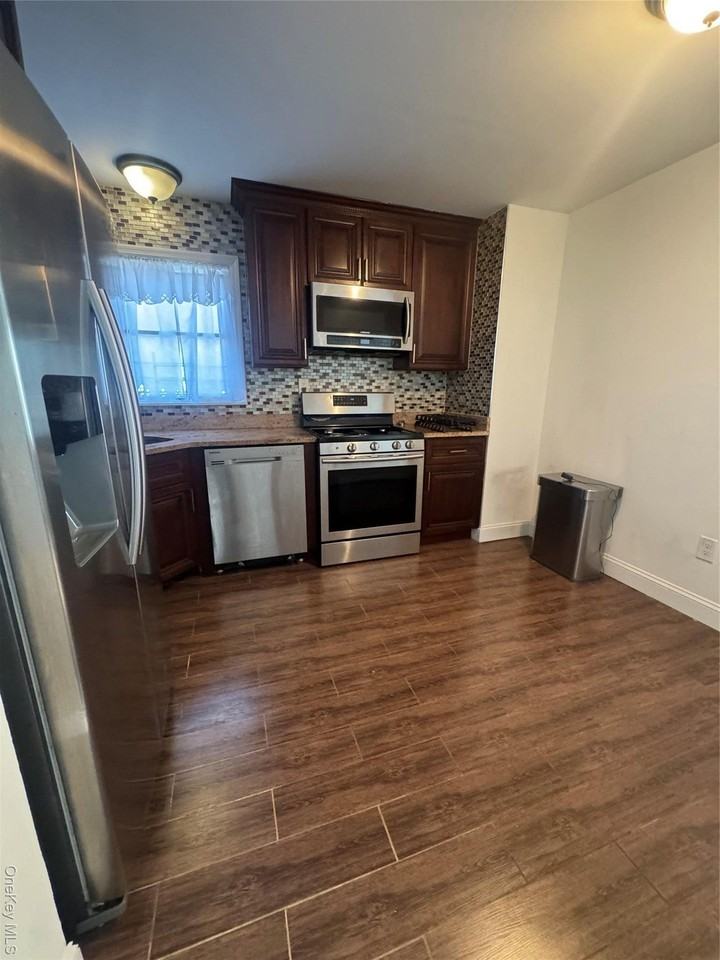 15649 76th St #2 - Photo 5 of 14