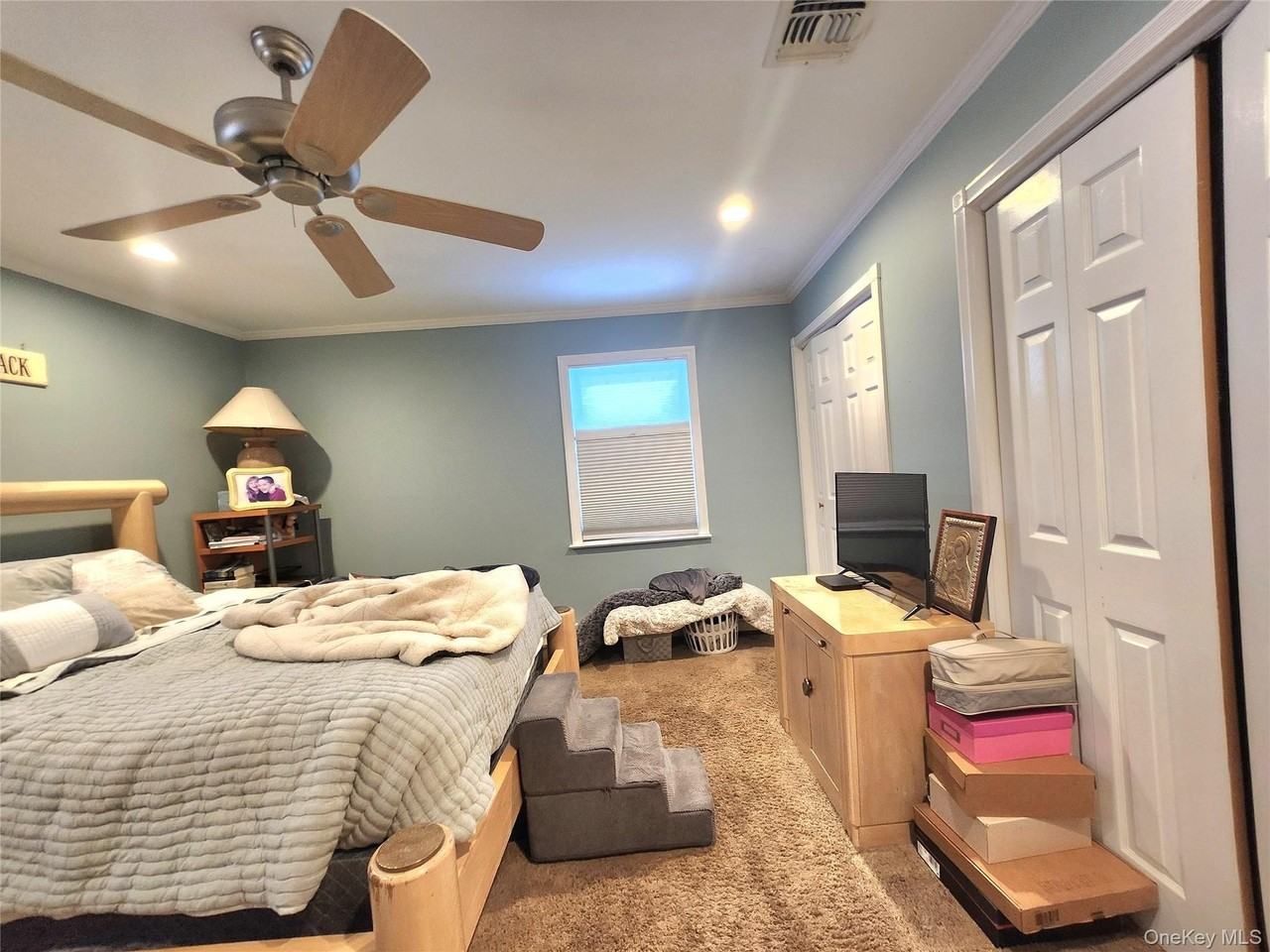 244 Martin Dr - Photo 7 of 17