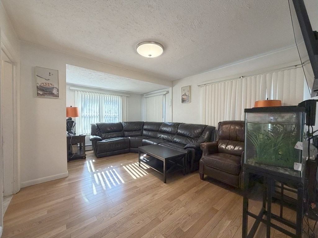 10 W Elm Ave - Photo 4 of 22