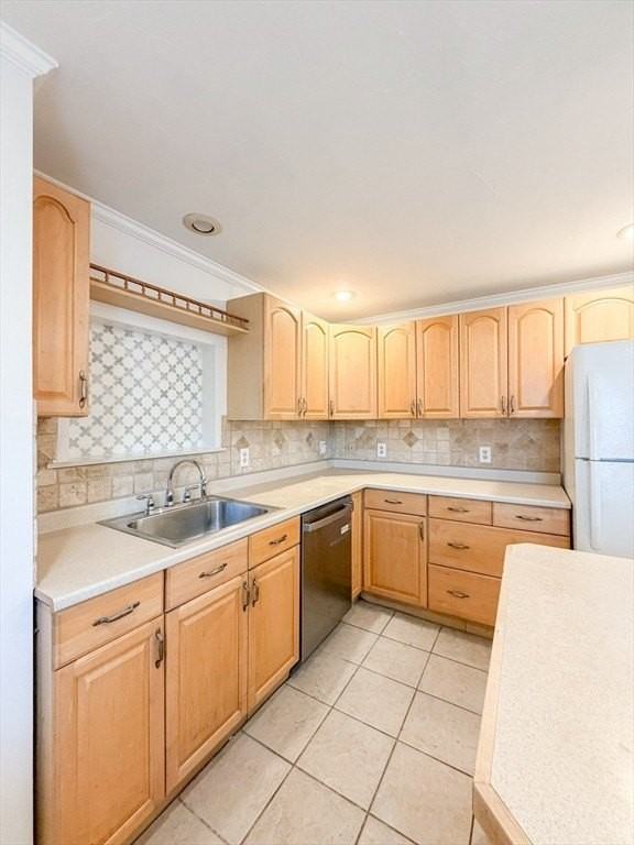 102 Dysart St Unit 102 - Photo 2 of 16