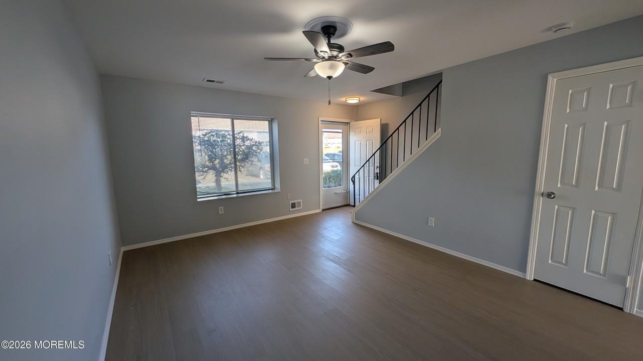 36 Creek Rd #276 - Photo 5 of 27