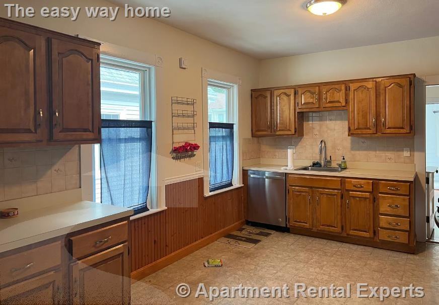 16 Edward T Sullivan Rd - Photo 5 of 20