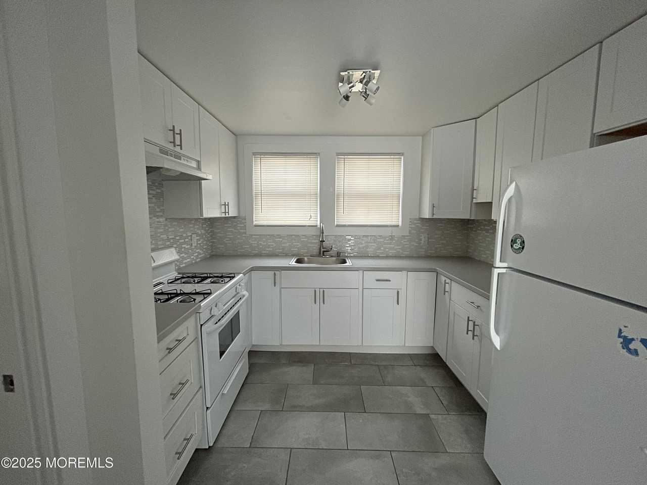 Poplar Ave - Photo 4 of 6