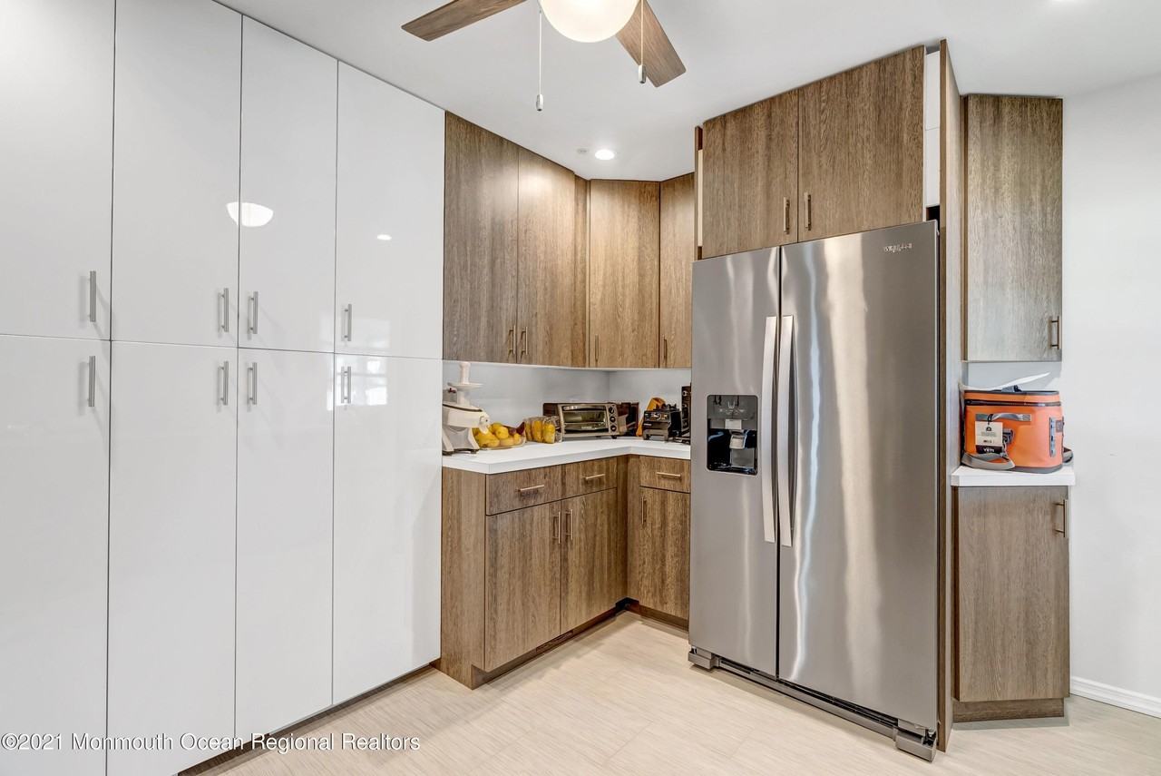 410 Wells Ave - Photo 7 of 24