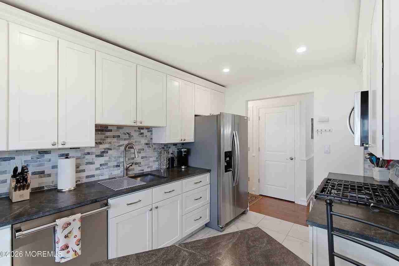 327 Sequoia Ct - Photo 7 of 21