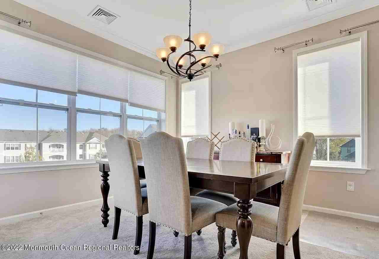 631 Sloan Ct - Photo 5 of 11