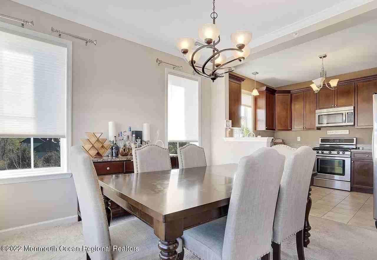 631 Sloan Ct - Photo 6 of 11