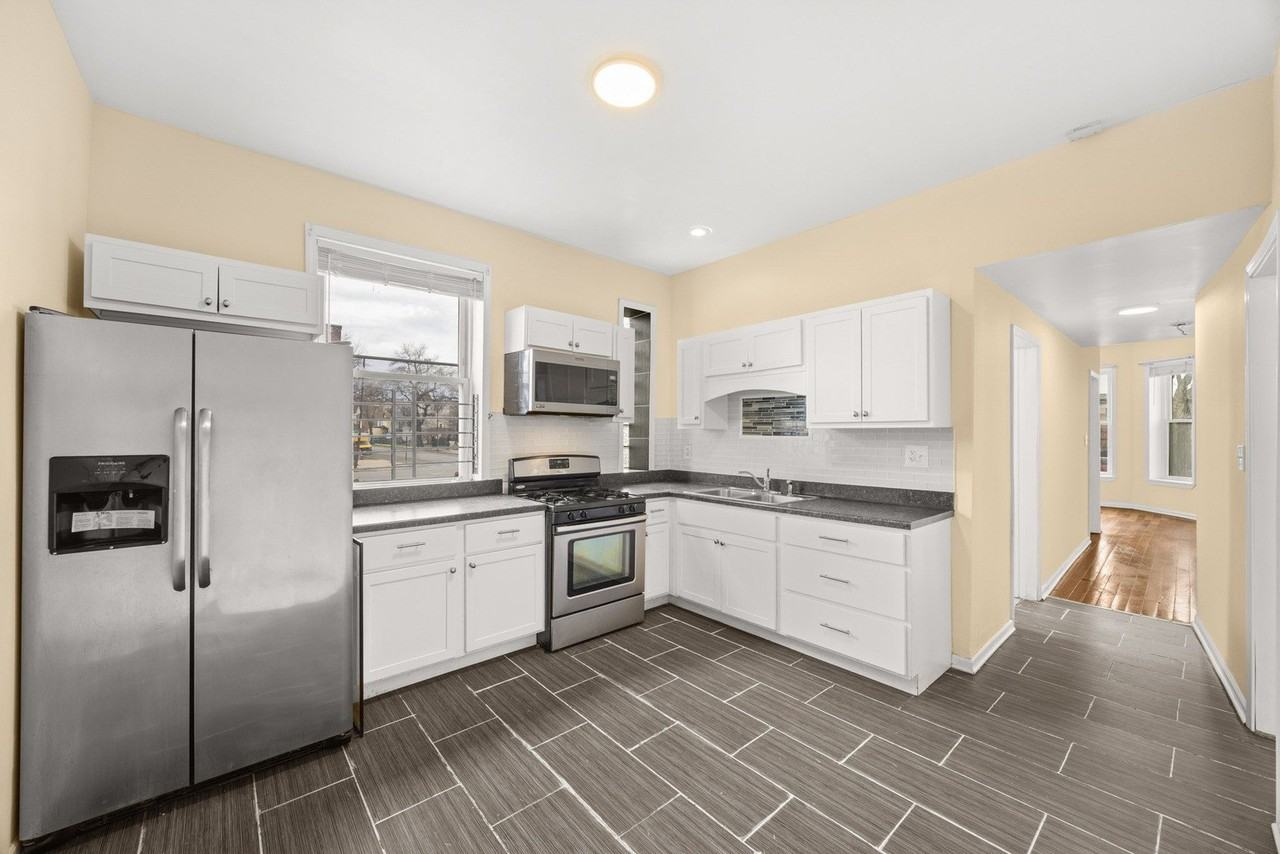 6649 S Rhodes Ave #1S - Photo 4 of 9