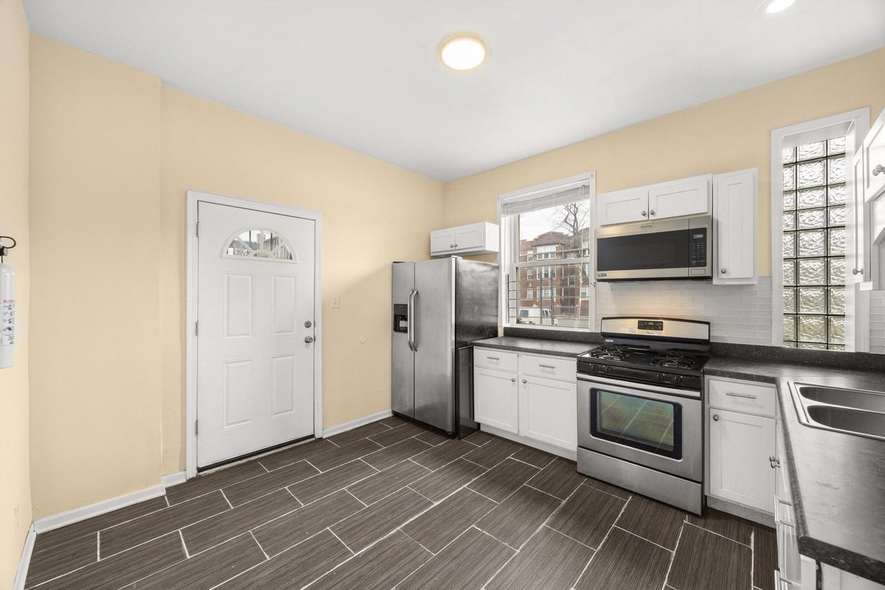 6649 S Rhodes Ave #1S - Photo 5 of 9