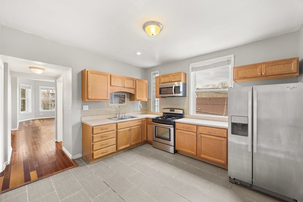 6649 S Rhodes Ave #2N - Photo 5 of 13