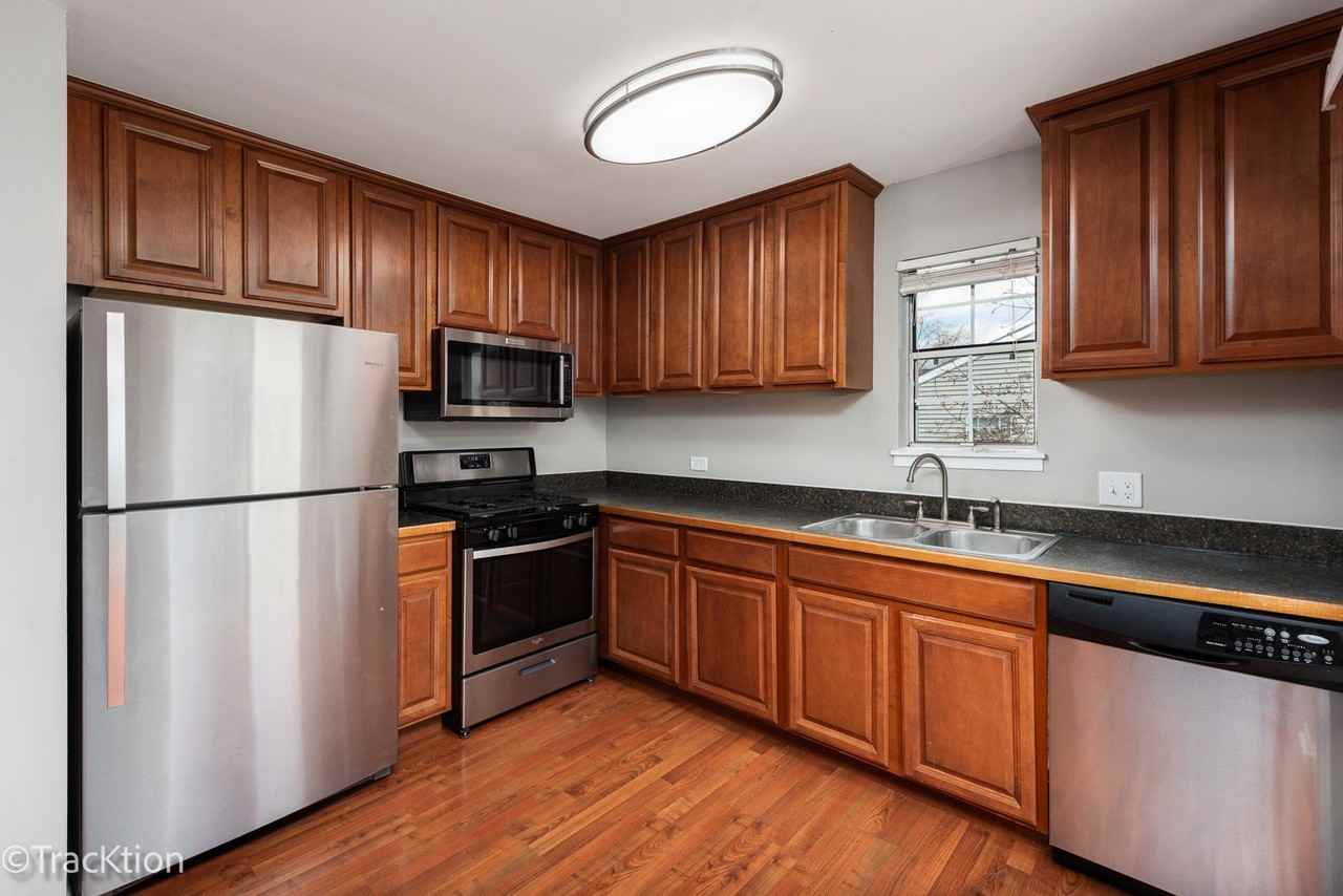 549 E Shag Bark Ln Apt E - Photo 2 of 13