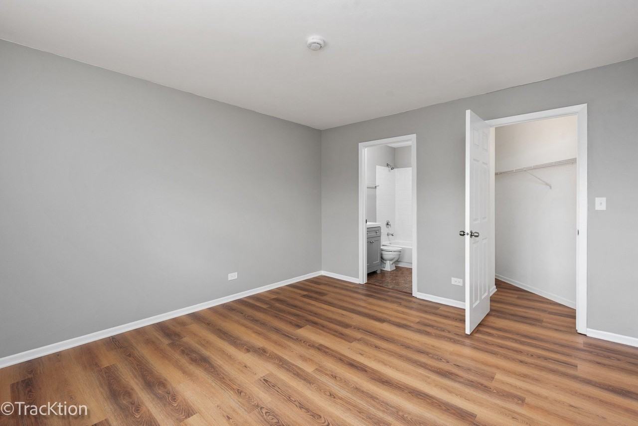 549 E Shag Bark Ln Apt E - Photo 7 of 13