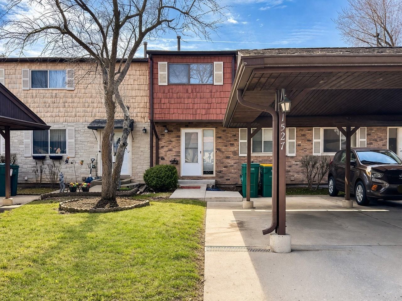 1527 Mohawk Trl - Photo 2 of 21