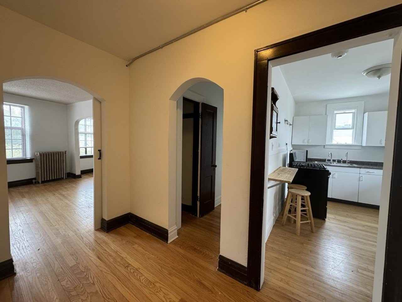 28W573 Stafford Pl #5 - Photo 2 of 11