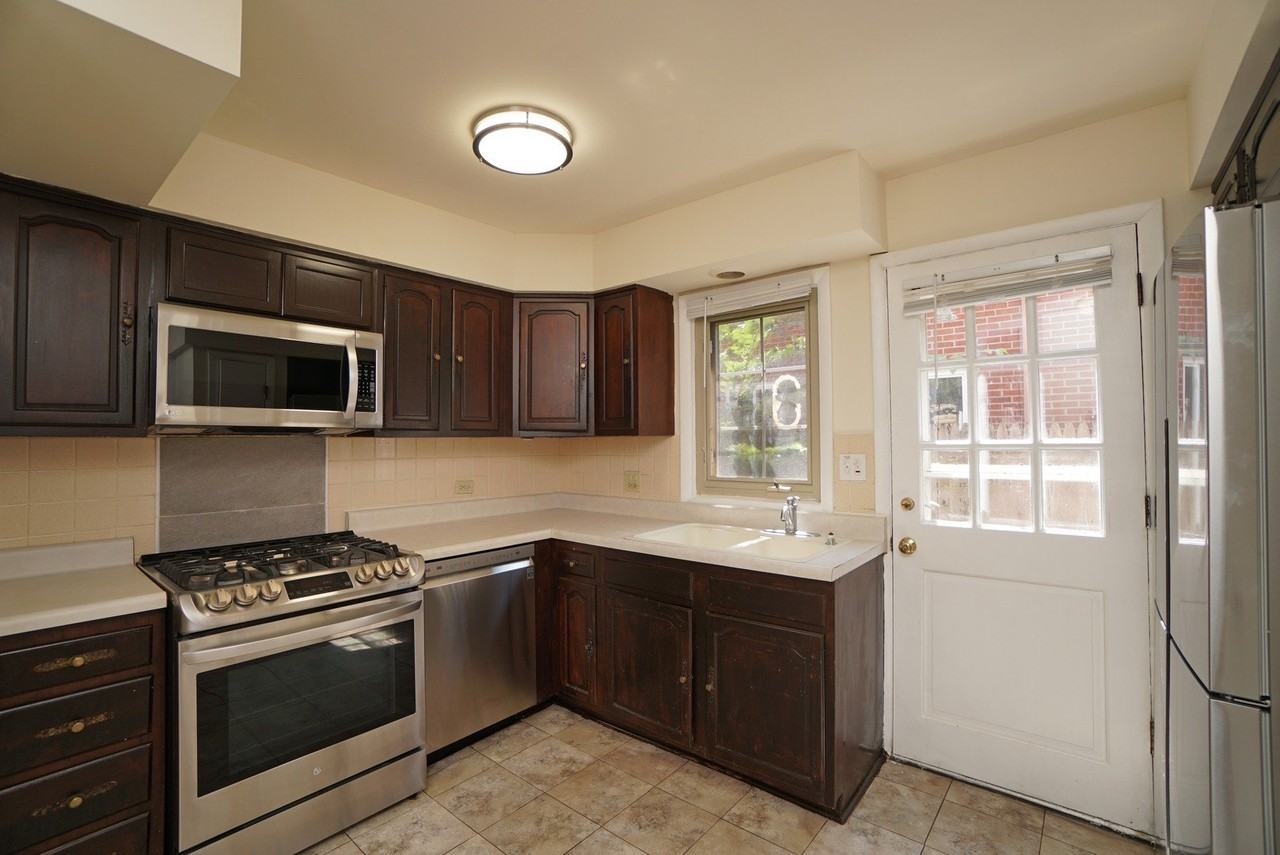 737 Elder Ln - Photo 5 of 18