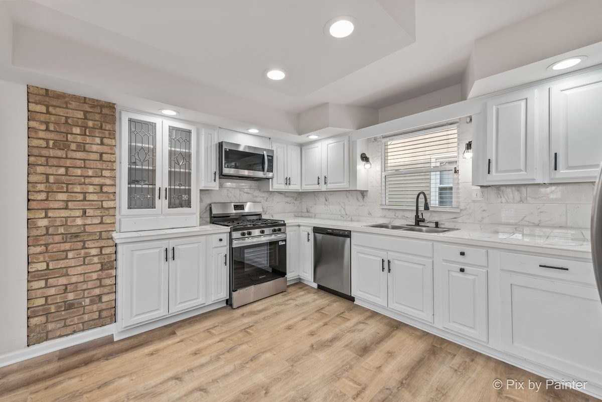 1019 Maple St - Photo 5 of 31