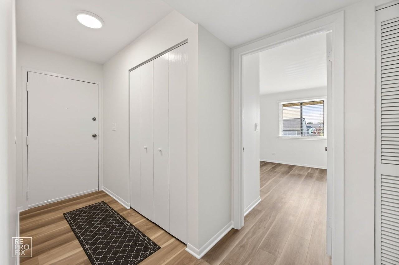 210 E Fountainview Ln #3A - Photo 2 of 19