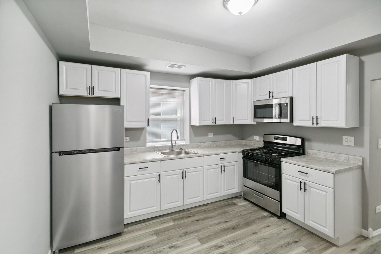 9305 S Homan Ave #1 - Photo 2 of 17