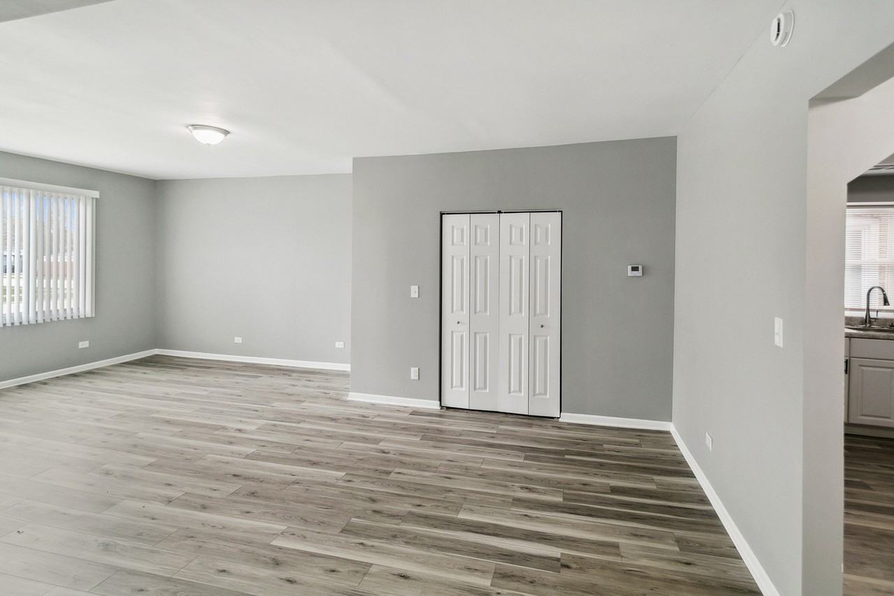 9305 S Homan Ave #1 - Photo 4 of 17