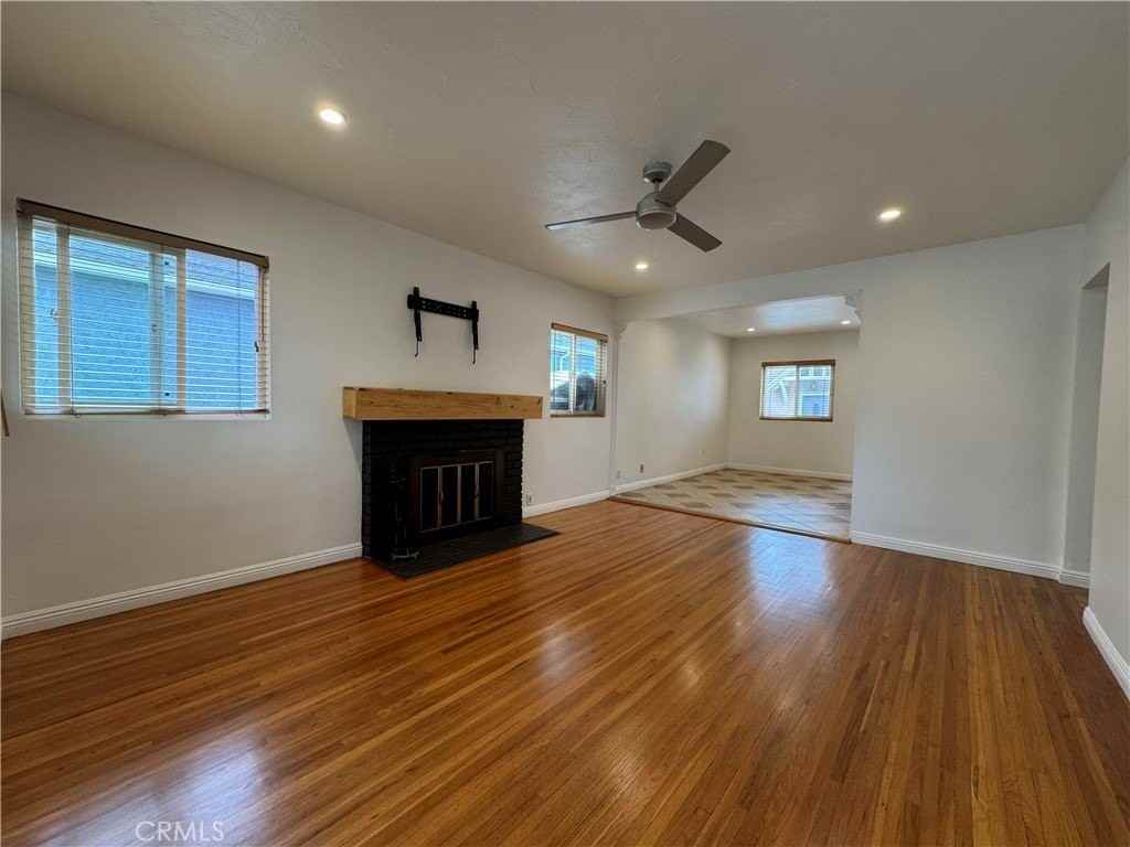 240 S Mariposa St - Photo 2 of 29