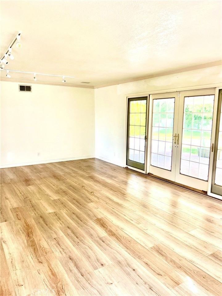 1341 E Meda Ave - Photo 6 of 39