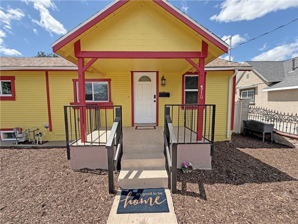 810 Pine St - Photo 2 of 25