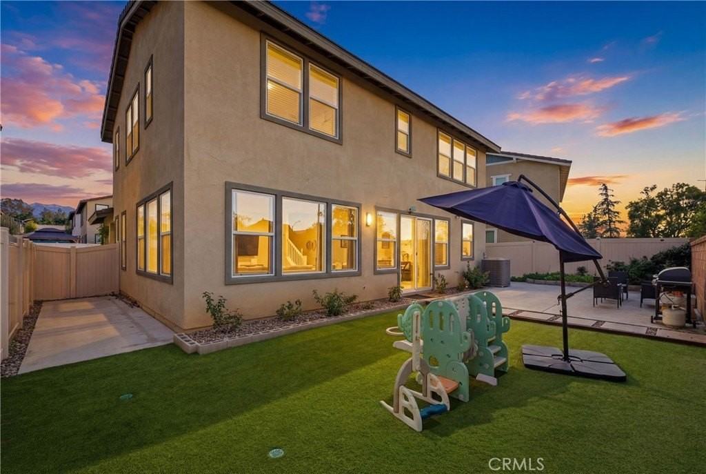 1176 Woodbury Ln - Photo 2 of 50