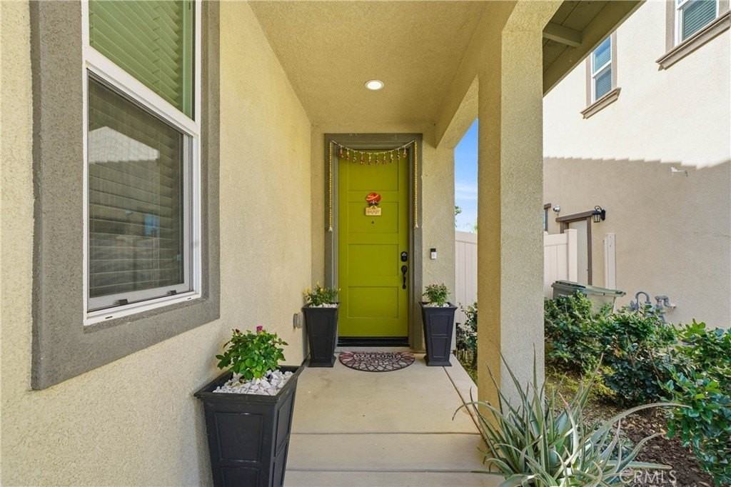 1176 Woodbury Ln - Photo 4 of 50