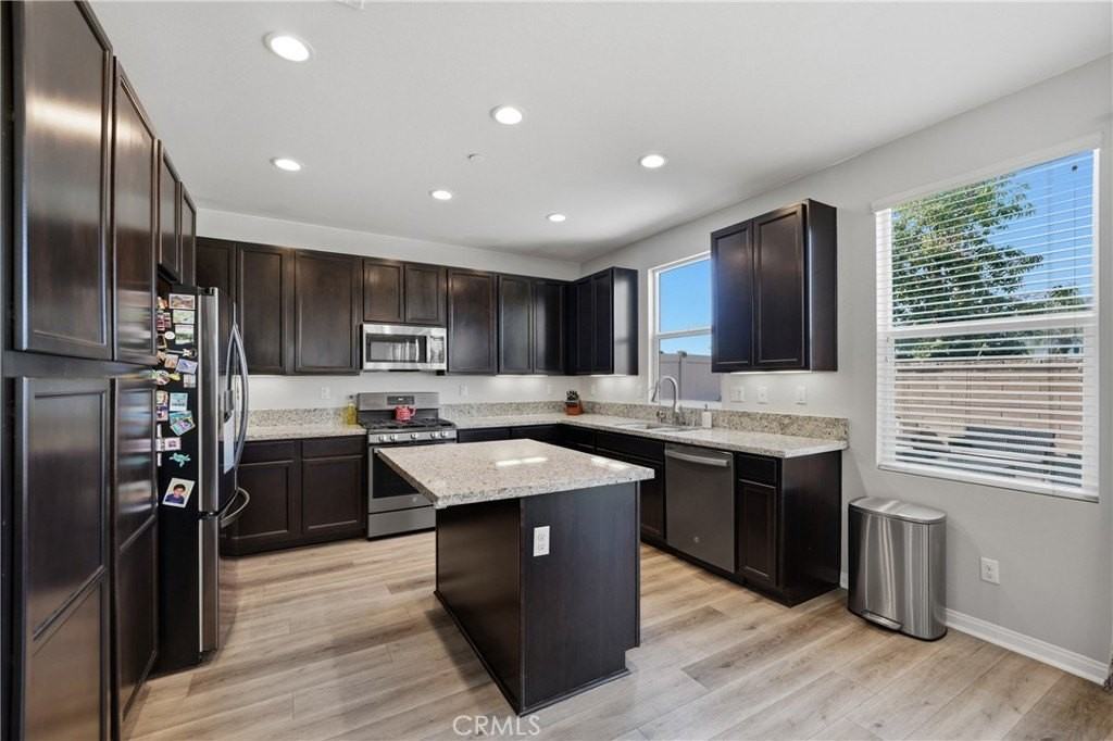 1176 Woodbury Ln - Photo 7 of 50