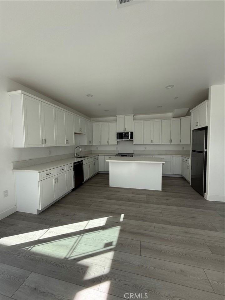 6590 Almeria Ave - Photo 2 of 12