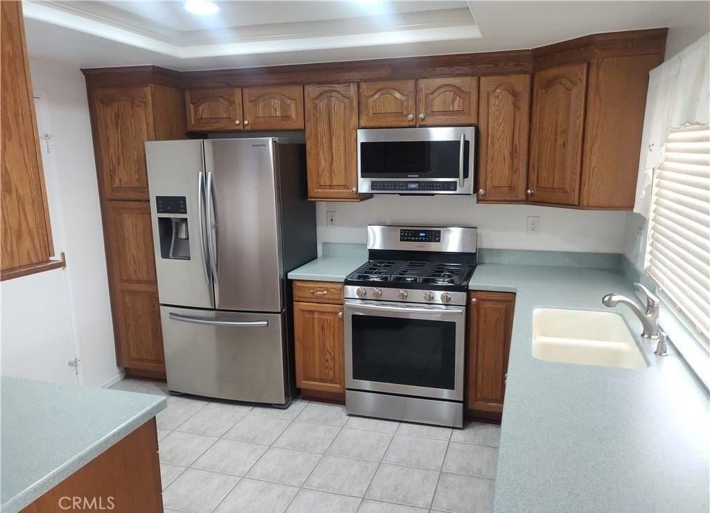 1955 Silver Oak Way - Photo 4 of 10