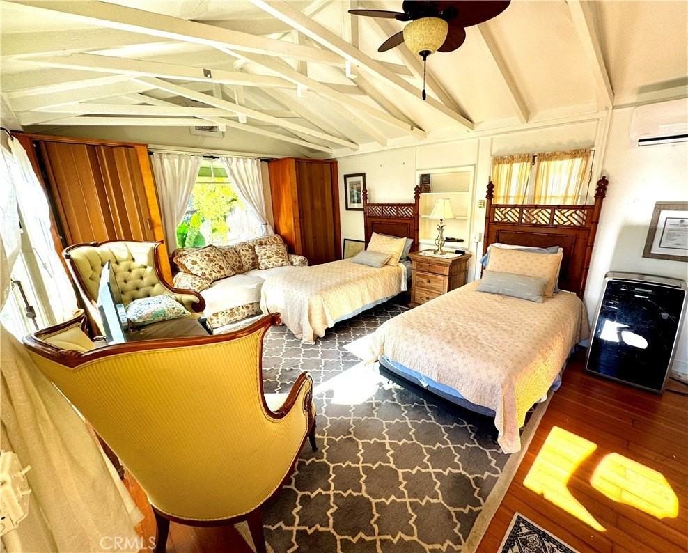 455 Myrtle St - Photo 2 of 9