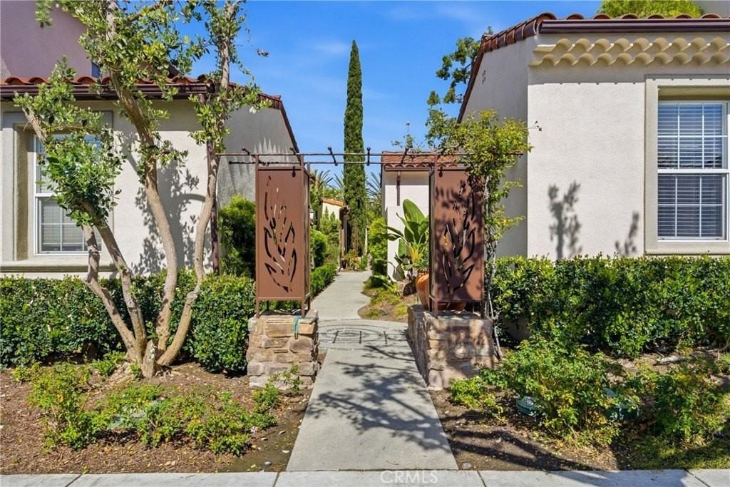 79 Canyoncrest - Photo 2 of 33