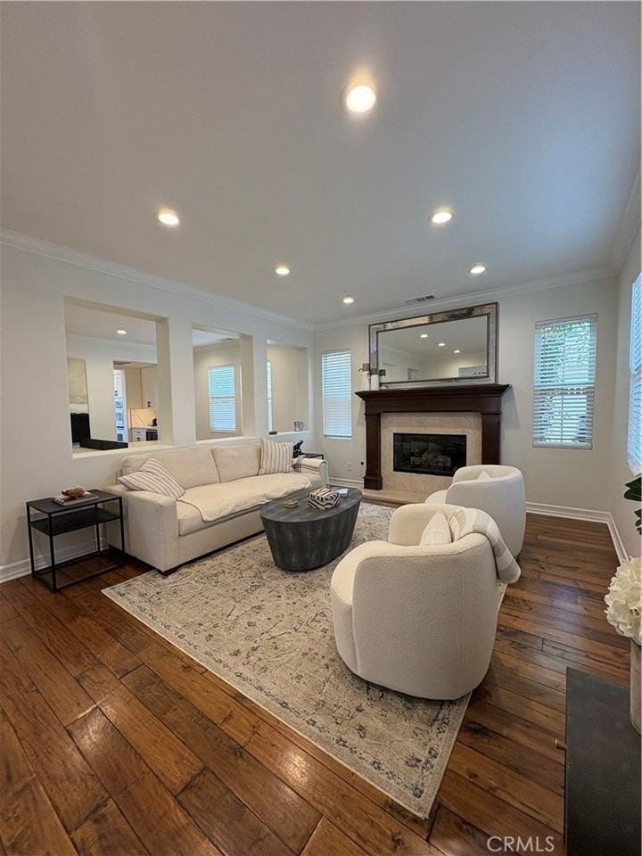 72 Downing St - Photo 2 of 24