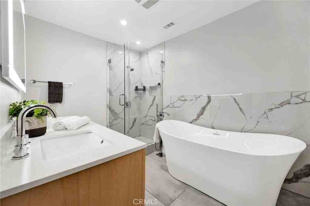 4912 Alonzo Ave - Photo 6 of 10