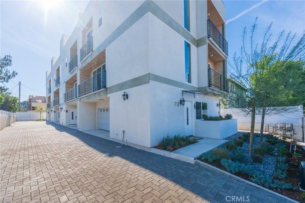 712 Chestnut Ave - Photo 2 of 24