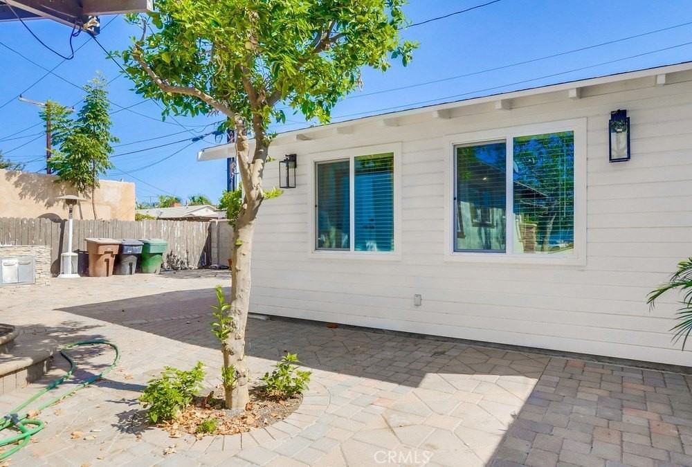 554 S Lemon St #B - Photo 2 of 10