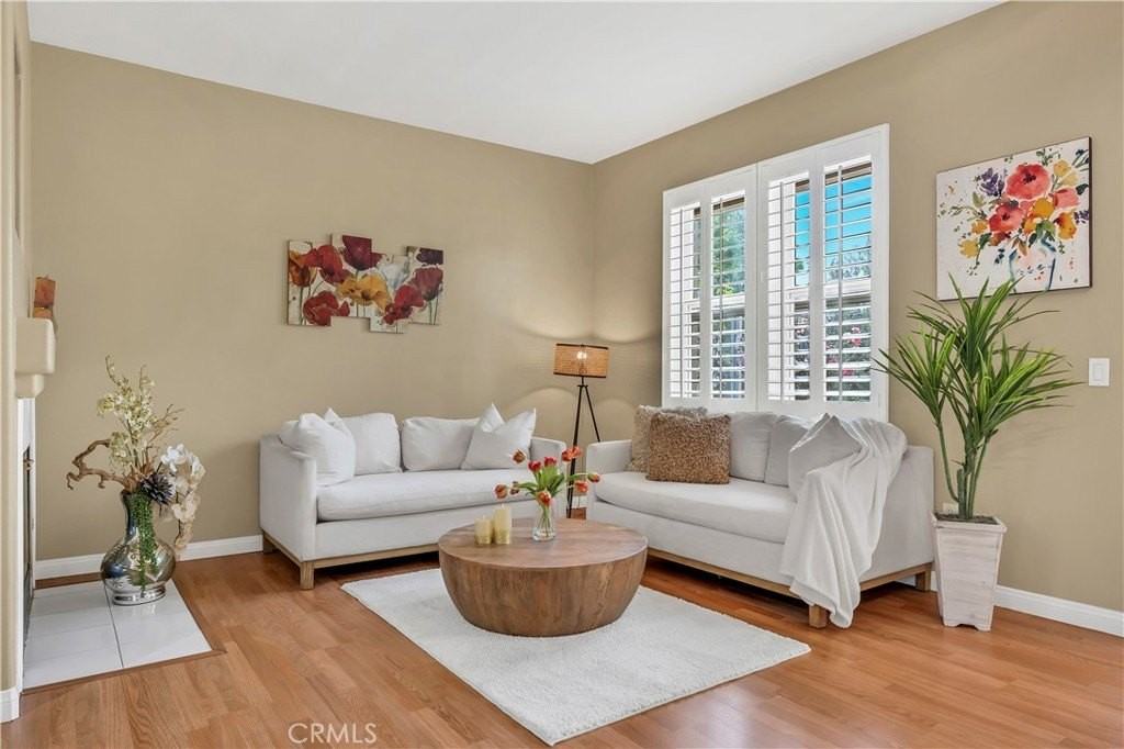 248 California Ct - Photo 7 of 35