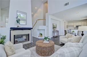 featured image of 10 Willowbrook Ln