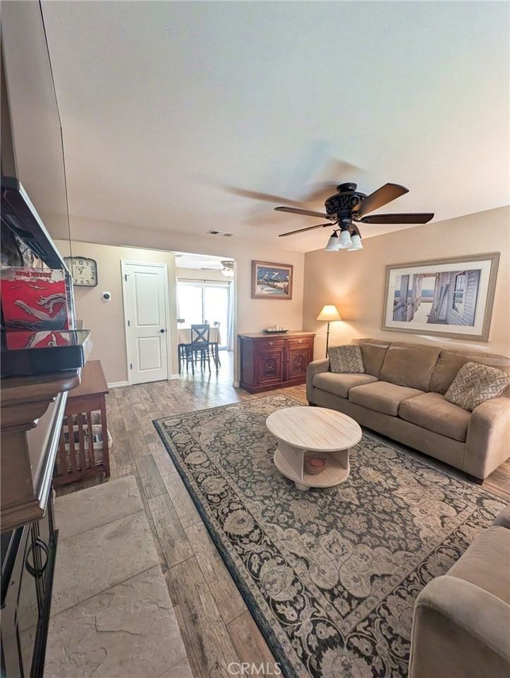 1233 Farroll Ave #B - Photo 5 of 16