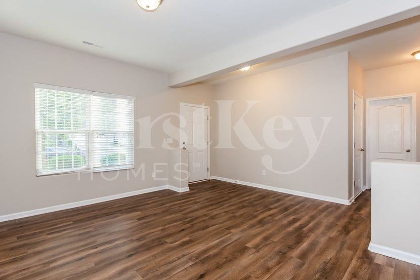 2516 Meadow Crossing Dr - Photo 3 of 18