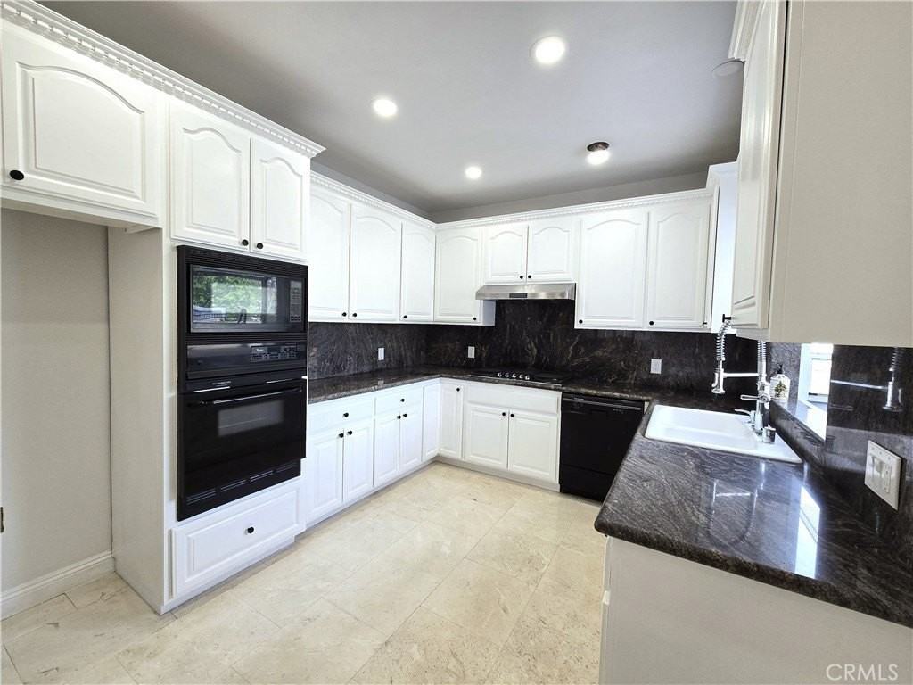 2520 Denton Ave - Photo 4 of 40