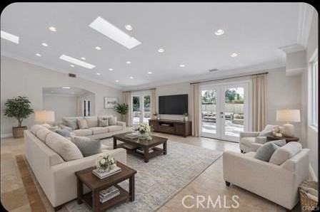 6201 Corbin Ave - Photo 3 of 37