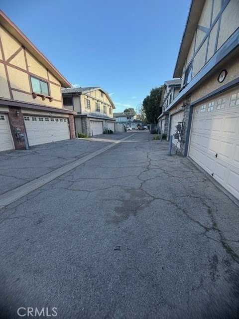 18435 Keswick St #13 - Photo 2 of 23